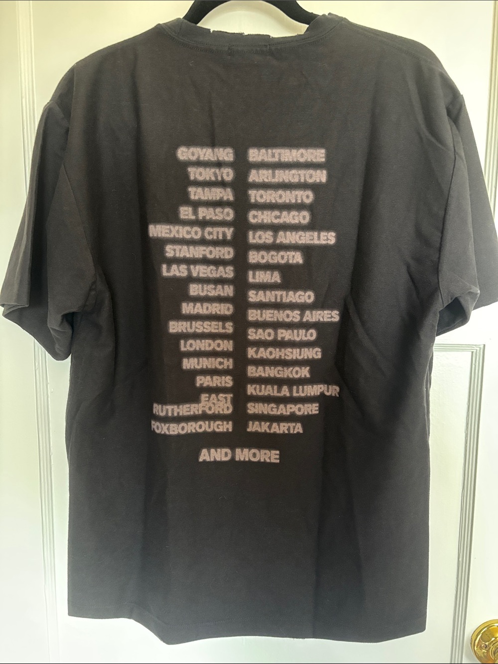 BTS Arirang World Tour T-Shirt Black Medium NEW - Picture 3 of 8